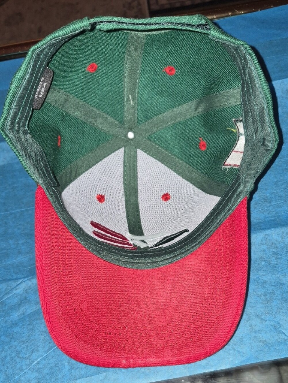 Green and Red Baseball Cap with Embroidered Wing Logo (MÉXICO) - Picture 6 of 11